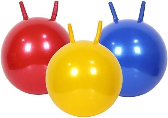 Divertimento all'aria aperta Balla di salto unisex essenziale con copertura pelosa pelosa e disegno arcobaleno