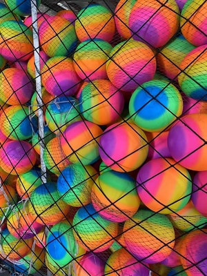 Gioco e divertimento per gli adulti Ballo da spiaggia in PVC da 9 pollici con disegno arcobaleno di novità